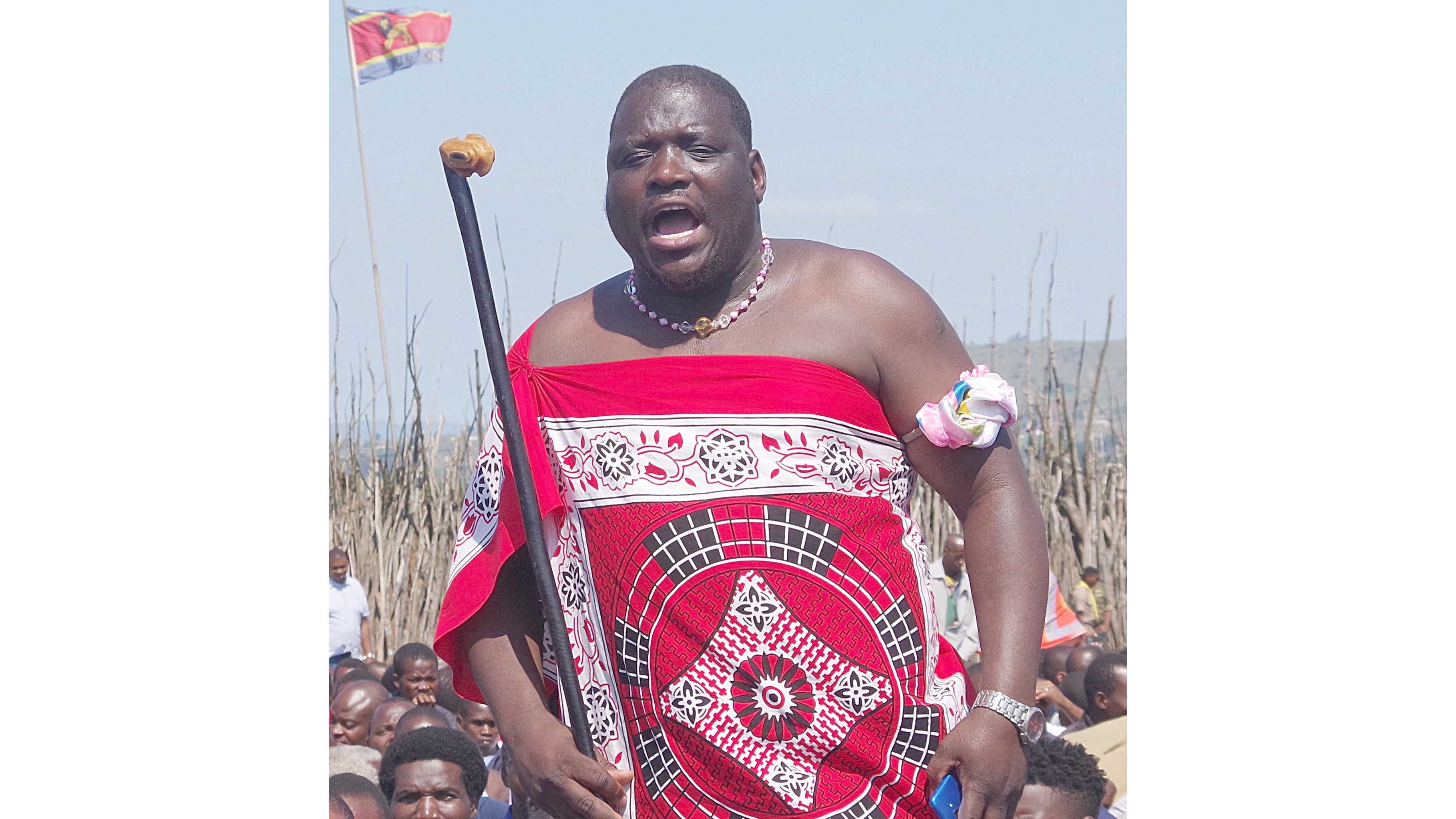 Two Minutes Shongwe has commended the Ministry of Education and Training for allowing traditional attire as part of uniform in schools. 